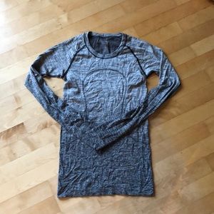 Perfect condition swiftly long sleeve lulu top